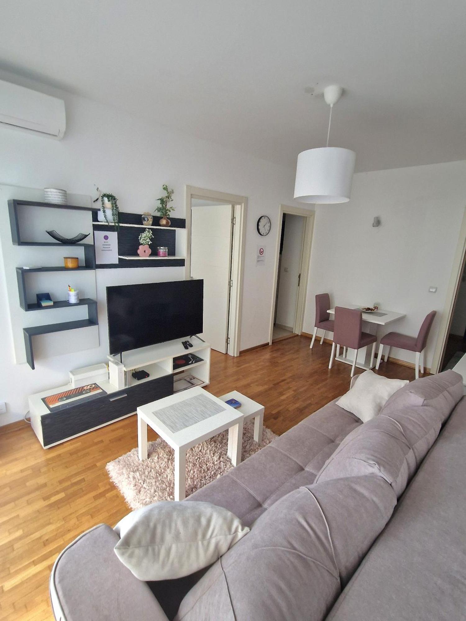 Apartment Anamarie Apartment, Free Parking, Belgrade, Center, Srb *